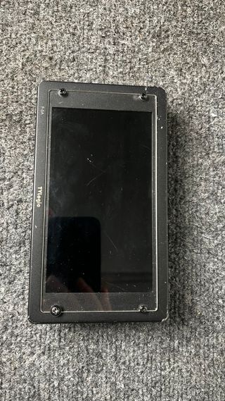 Monitor TVLogic F5A + Baterías y Cargador