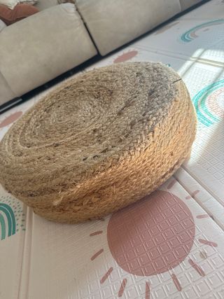 Puf redondo de mimbre y yute