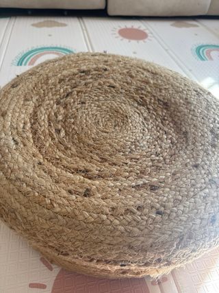 Puf redondo de mimbre y yute