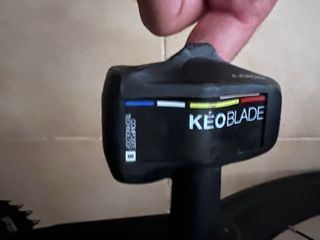 Bicicleta Eléctrica Cube Negra