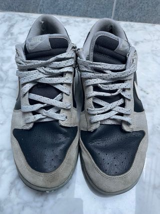 Zapatillas Nike SB Dunk Low Grises y Negras