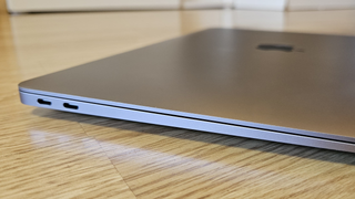 MacBook Air 13” 2020 – Intel i7 – Muy cuidado