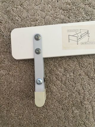 Barra protección cama infantil de Ikea