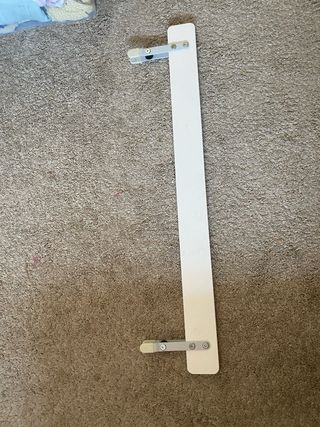 Barra protección cama infantil de Ikea