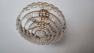 Lámpara colgante dorada con cristales