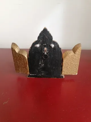 Tríptico religioso dorado