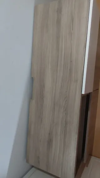Mueble TV madera marrón y blanco