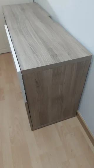 Mueble TV madera marrón y blanco