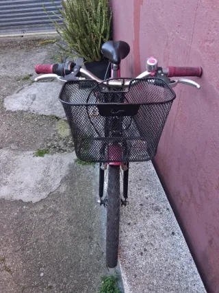 Bicicleta BTWIN infantil rosa y negra