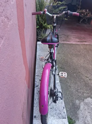 Bicicleta BTWIN infantil rosa y negra