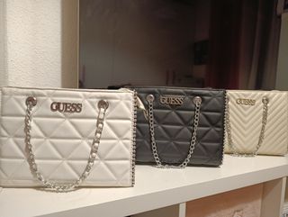 Bolso Guess Negro y Blanco