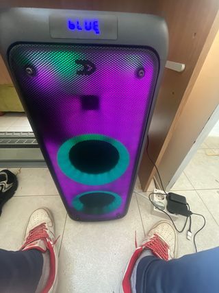 Altavoz con luces LED