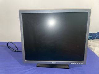 Monitor Acer, Teclado y Ratón