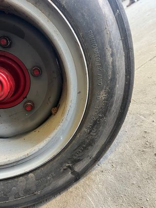 Ruedas timón de grúa