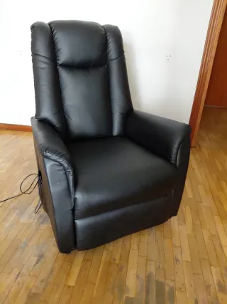Sillón eléctrico elevable polipiel negro.