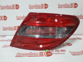 Piloto trasero derecho Mercedes Clase C 4 Puertas