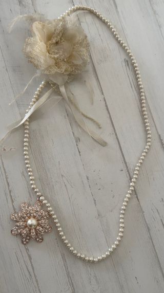 Collar perlas flor pedrería