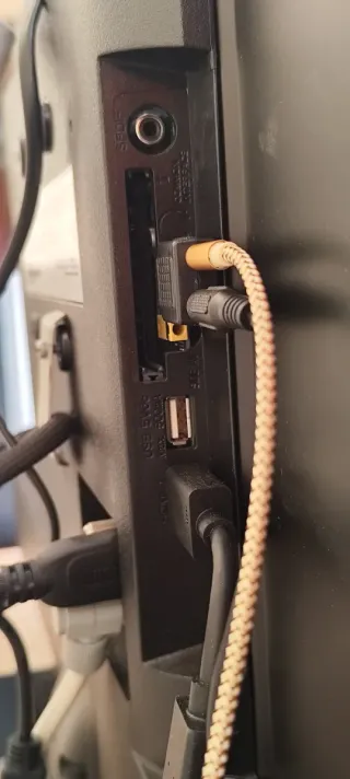 TV Toshiba 32 LCD 7 meses de uso