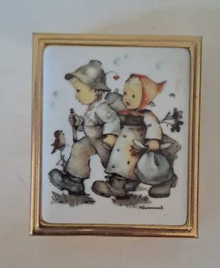 Scatolina portapillole vintage decorata