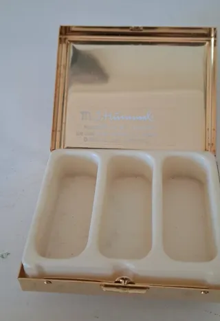 Scatolina portapillole vintage decorata