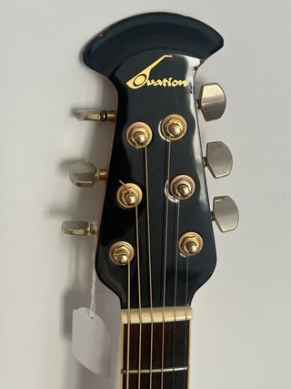 Ovation Celebrity CSE34 Guitarra Electroacústica