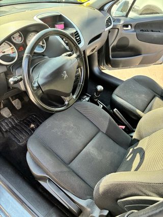 Peugeot 207 2011 hdi