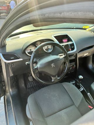 Peugeot 207 2011 hdi