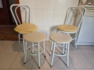 Juego de 2 taburetes y 2 sillas de cocina