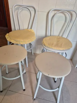 Juego de 2 taburetes y 2 sillas de cocina