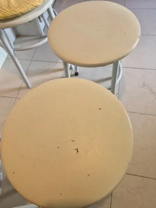 Juego de 2 taburetes y 2 sillas de cocina