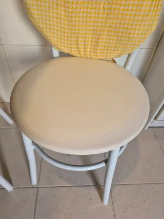 Juego de 2 taburetes y 2 sillas de cocina