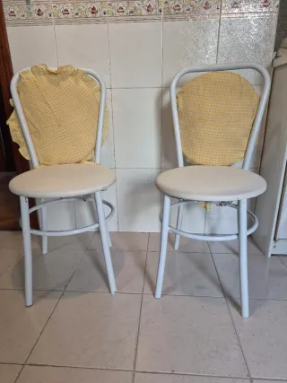 Juego de 2 taburetes y 2 sillas de cocina