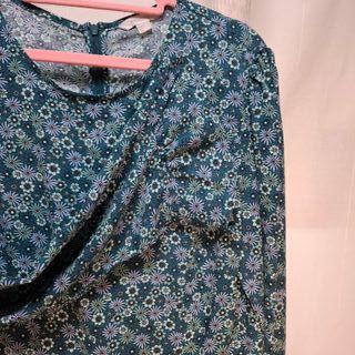 Vestido Springfield floral verde y morado