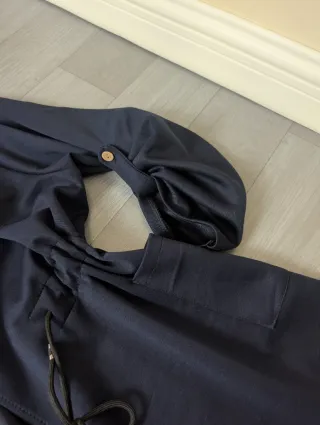 Gabardina Entret. Talla L/XL Negra