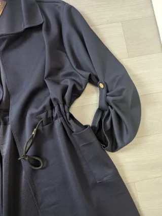 Gabardina Entret. Talla L/XL Negra