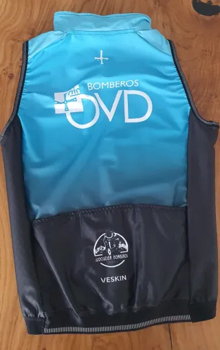 Conjunto Ciclismo Veskin sin usar ,Bomberos.