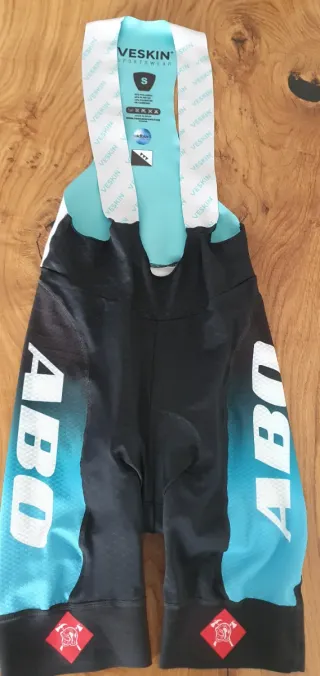 Conjunto Ciclismo Veskin sin usar ,Bomberos.