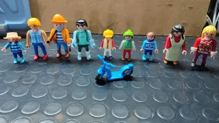 Playmobil figuras y patinete
