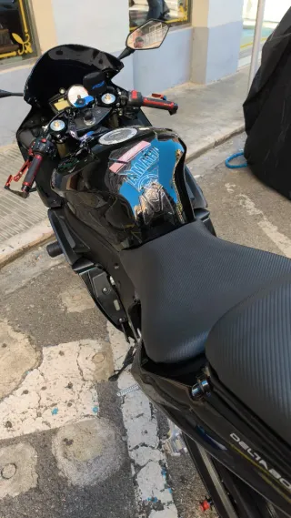 Yamaha R6 Negra