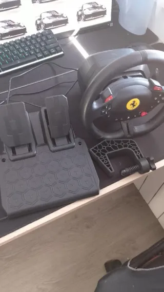 Volante Ferrari per PC e PS5