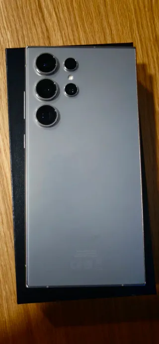 Samsung S24 Ultra 256GB + 4 Smart Tags 2
