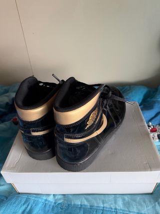 Scarpe Air Jordan 1 High Nere e Oro