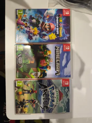 Pacchetto Nintendo Switch OLED Bianco e Nero