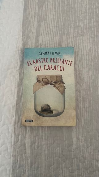 El rastro brillante del caracol. Buen estado.