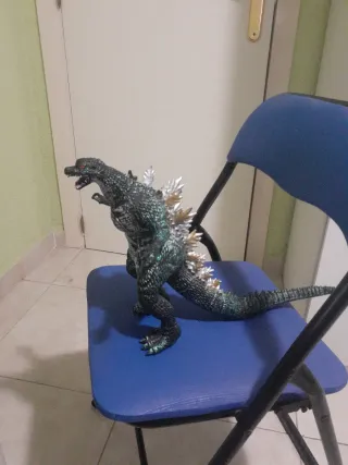 Godzilla con sonido en pecho y rugido