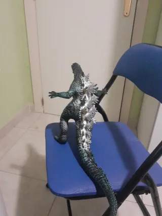 Godzilla con sonido en pecho y rugido