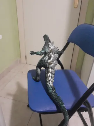 Godzilla con sonido en pecho y rugido