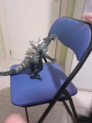 Godzilla con sonido en pecho y rugido