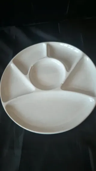 2 Pratos de acepipes/fondue vintage branco