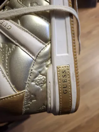 Botines Guess Mujer Beige y Dorado